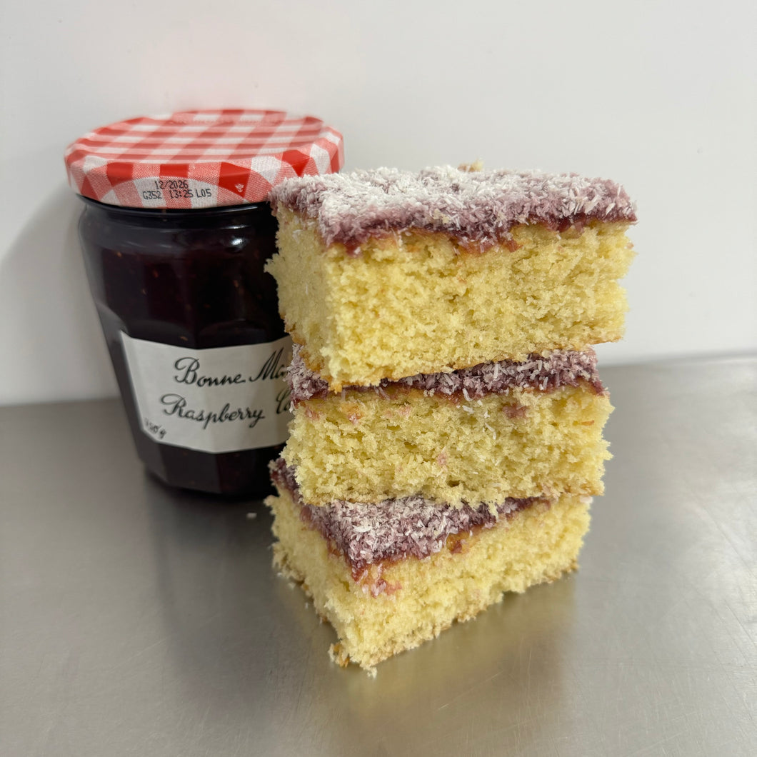 Jam & Coconut Sponge 🥥
