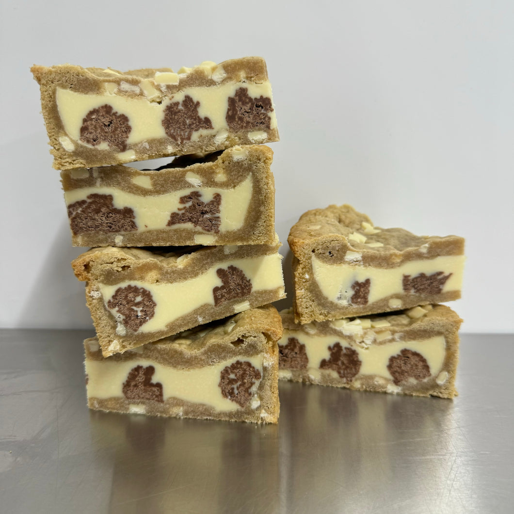 White Chocolate & Cadbury Flake Cookie Pie