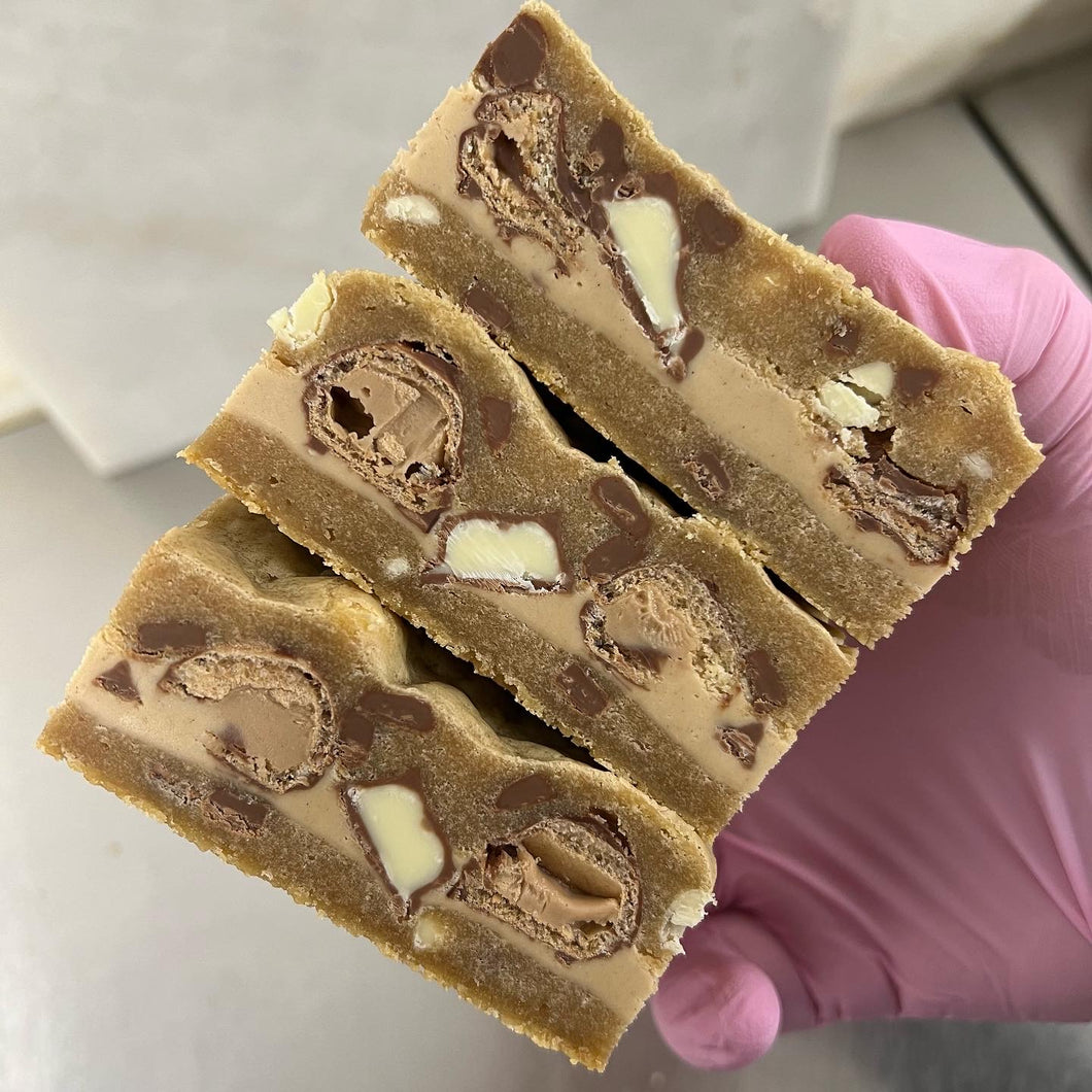 Kinder Bueno & Kinder Chocolate Cookie Bar