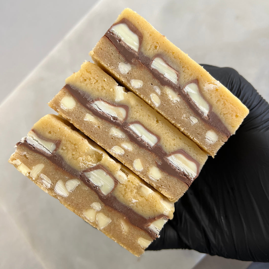 Nutella & Kinder Slutty Blondie