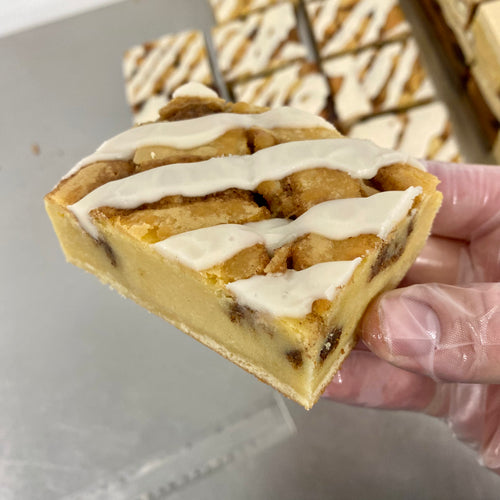 Cinnamon Bun Swirled Blondie